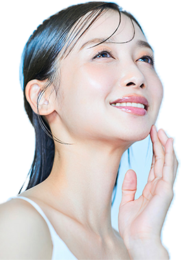 肌を触る女性の画像